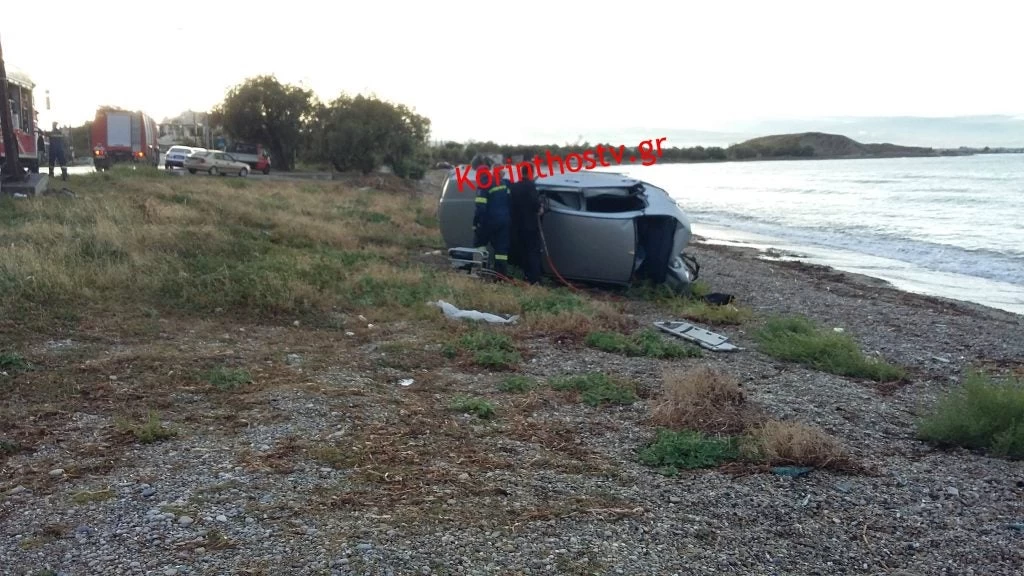 Θανατηφόρο δυστύχημα στην Κόρινθο: ΙΧ χτύπησε σε κολόνα και κατέληξε σε παραλία – Νεκρός ο οδηγός